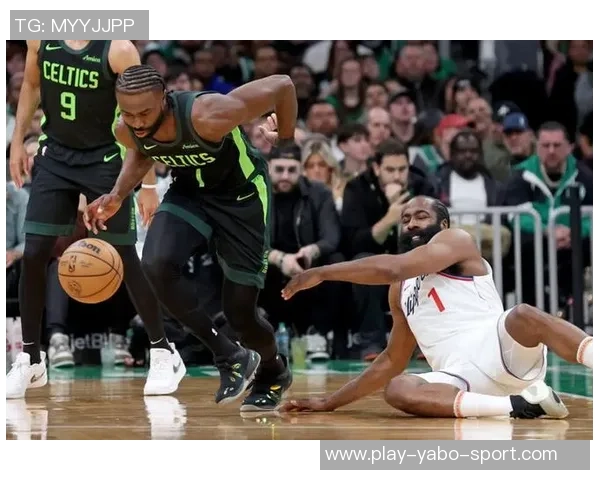 凯尔特人主场对决骑士杰伦布朗状态回暖将全力出战